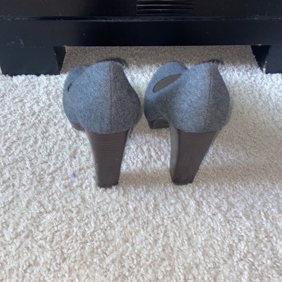 Banana Republic heels - Picture 7 of 13